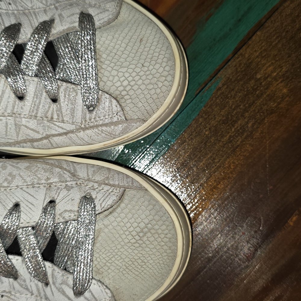 P448 John-W Dusty Giraffe Animal Back Tab Gray White Size 39- 9 Sneaker - Picture 10 of 11